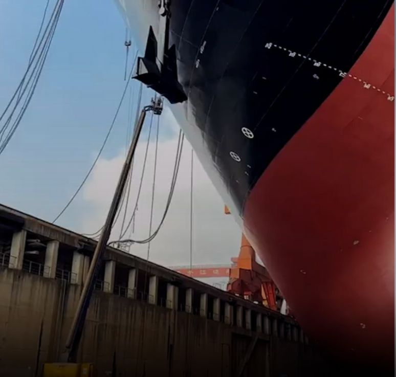中國造世界最大集裝箱船壓迫感爆棚!